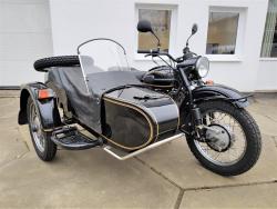 Ural mit zuschaltbarem Beiwagenantrieb neuwertig mit nur 1717Km. 750ccm 40PS